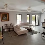 Dom Berry Villa *